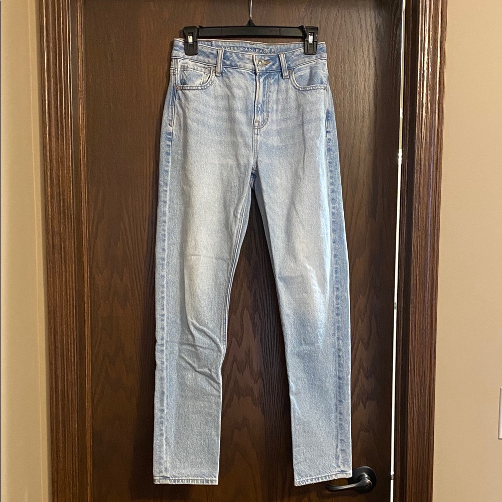 American Eagle Outfitters Mom Jeans
